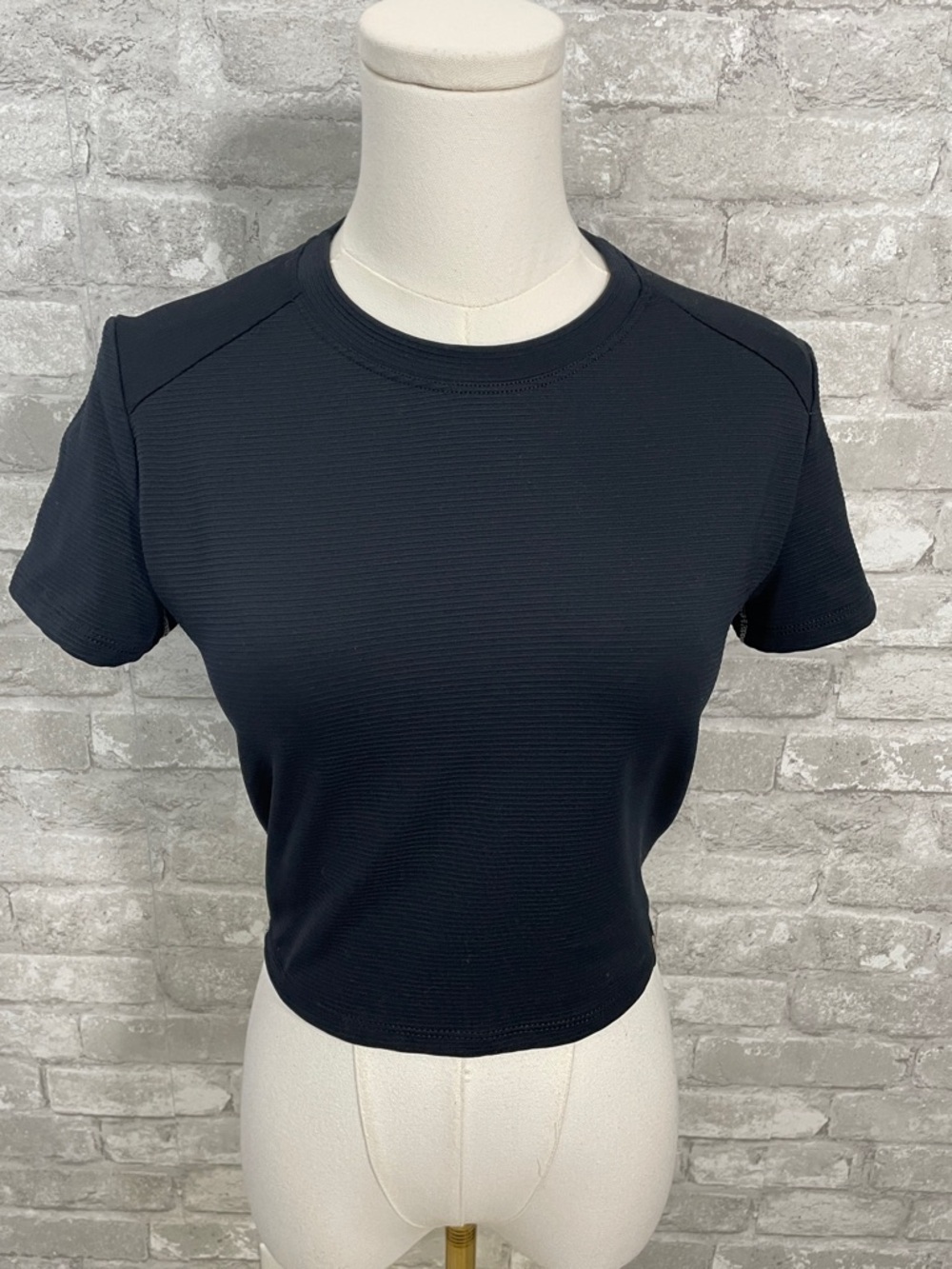 BECCA Black Ribbed Short Sleeve Crop Top